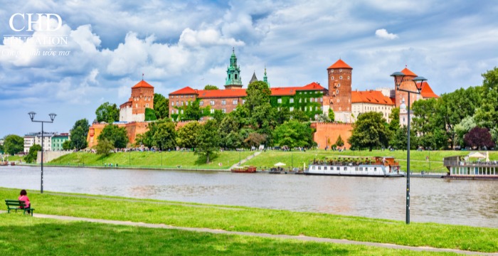 du học ba lan tốn bao nhiêu tiền