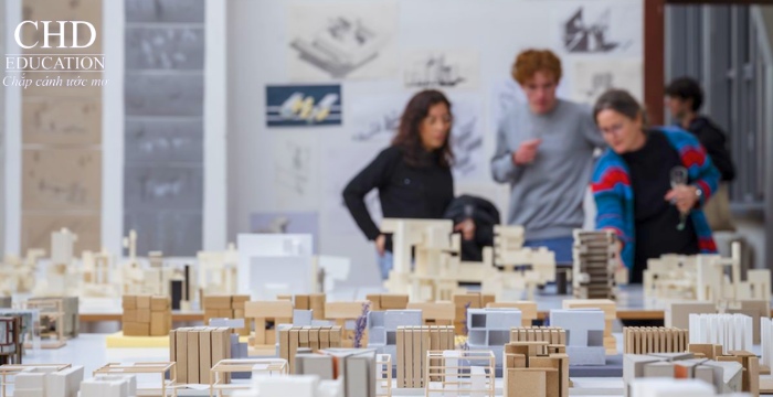 học tại Đại học Bauhaus Weimar