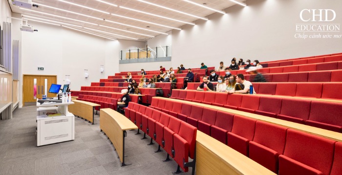 học tại Đại học Cardiff