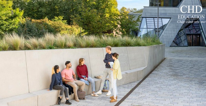 sinh viên Đại học Leuphana Lüneburg 