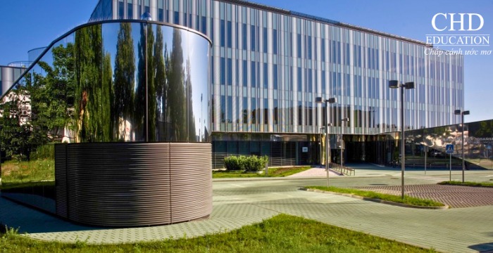 học tại Đại học Gdansk Ba Lan