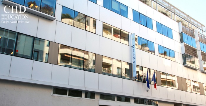 học truyền thông tại CELSA thuộc đại học Sorbonne