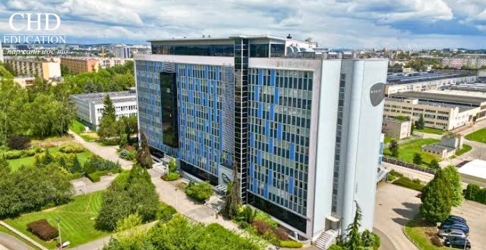 Đại học Kinh tế, Luật và Khoa học Y tế Kielce Ba Lan