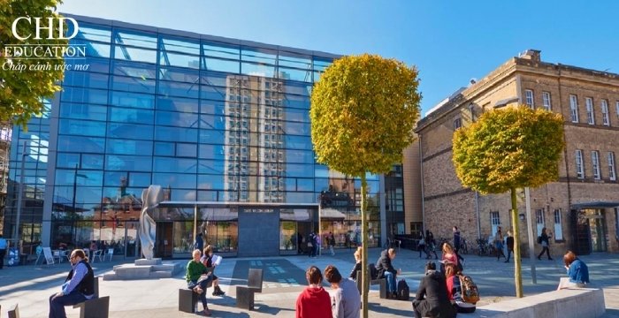 học tại Đại học Leicester