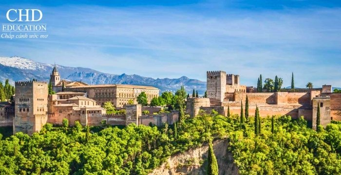 khám phá Alhambra tại Granada